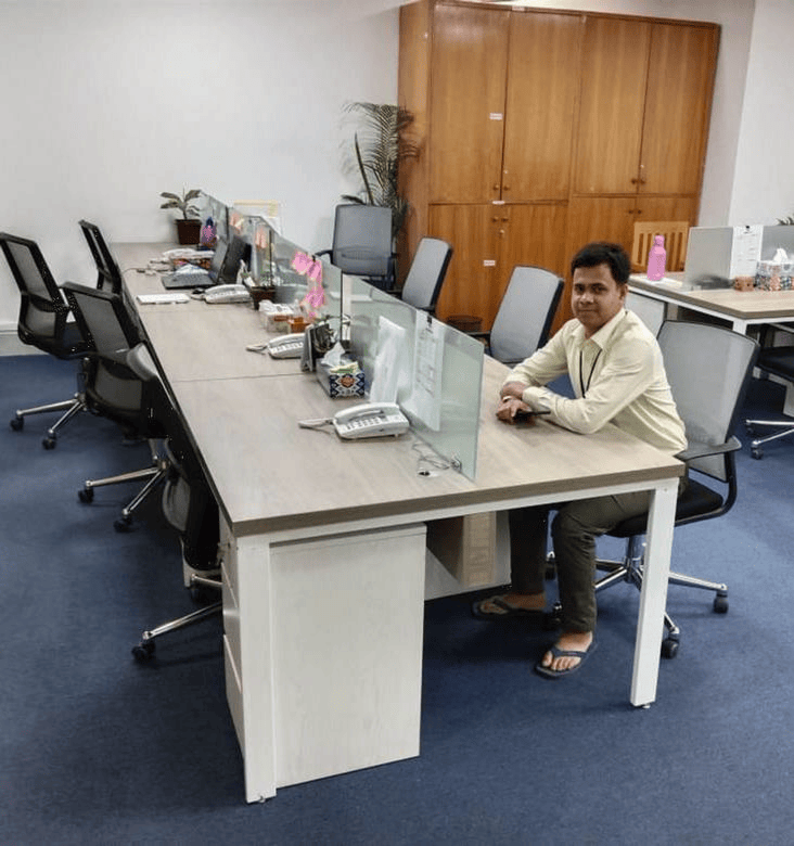 6 person workstation table with metal legs, melamine board top and glass partition in the middle for office workstation Bangladesh standard